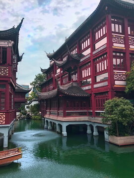 beautiful traditional chinese building in city