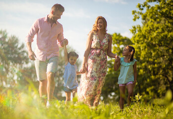 Obraz premium Summer is so much better with family.