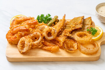 deep fried seafood (shrimps and squid) with mix vegetable