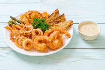 deep fried seafood (shrimps and squid) with mix vegetable