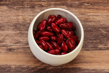 Red baked kidney in the bowl
