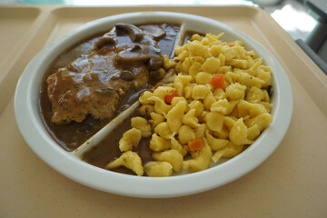 pasta with chicken and vegetables