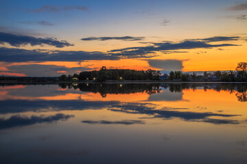Obraz premium Golden sunset in Ukraine. Kiev region. 27.05.2020