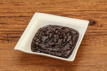 Black Pepper sauce in the bowl