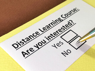 Obraz premium One person is answering question about distance learning course.