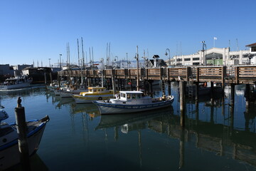 Fototapeta na wymiar San Francisco Bay Pier 39 Fisherman's Wharf Forbes Island