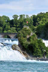 Naklejka premium Rheinfall bei Schaffhausen in der Schweiz 20.5.2020