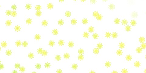 Fototapeta na wymiar Light Green, Yellow vector natural backdrop with flowers.