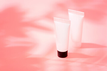 Cosmetics tube with space for mock up