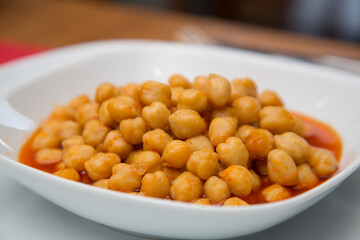 chickpeas, onions and herbs Turkish nohut