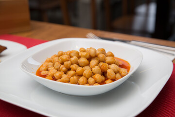 chickpeas, onions and herbs Turkish nohut