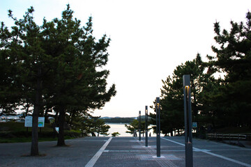 Fototapeta na wymiar 日本にある公園です。 海、岩、木々に囲まれた自然。 のどかな風景です。
