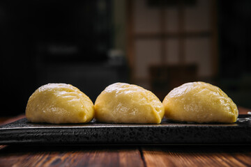 Korean steamed pjan-se pigodi pies