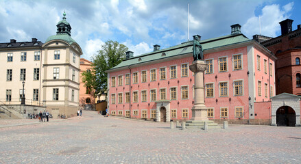 Fototapeta premium Sweden / Stockholm - June 3, 2019: the medieval Birger Jarl square with the bronze statue of the founder of Stockholm on the island of Riddarholmen in Stockholm.