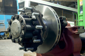 Ventilated disc brakes with a hub for trucks and buses.