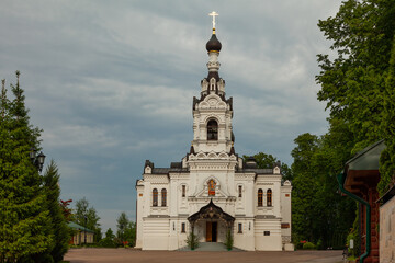 Fototapeta na wymiar Church of the Assumption of the Blessed Virgin Mary in Trinity-Lykovo. It is a compound of the Pokrovsky monastery.