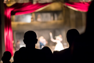 audience watching theater play - obrazy, fototapety, plakaty