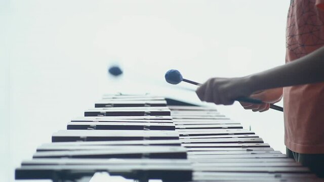 CU Boy () playing xylophone / Ural, Ural, Russia
