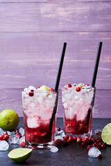 Alcoholic cocktail Cape Codder with vodka, cranberry juice and ice.