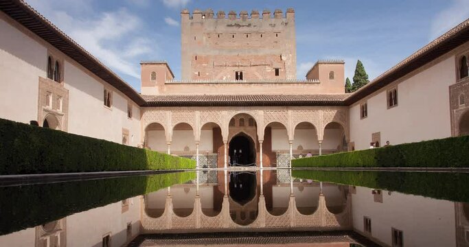 Timelapse  patio de arrayanes palacio Nazaries, La alhambra, Granada, spain