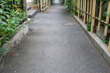 田舎の町の路地