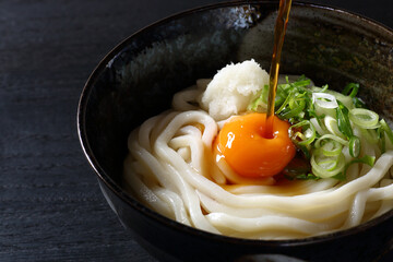 冷やし釜玉うどん