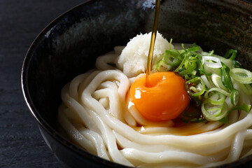 冷やし釜玉うどん