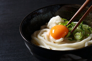 冷やし釜玉うどん