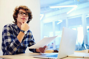 In social networks inviting students to take part in working in office with free wifi