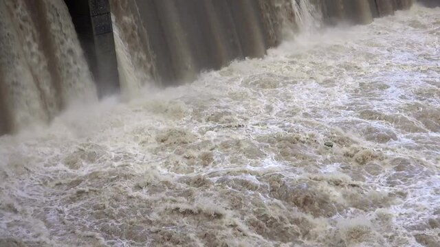 MS High water at dam / Serrig, Saar Valley, Rhineland-Palatinate, Germany