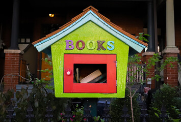 Free libruary box. House for books