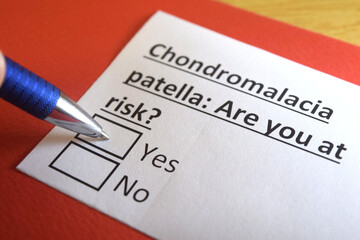 Obraz premium One person is answering question about chondromalacia patella.
