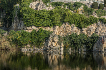 Fototapeta na wymiar pond with a reflection in a castle park