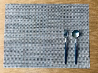 スプーン　フォーク　食卓