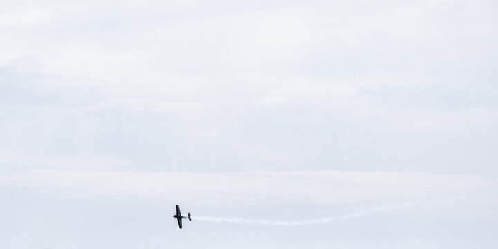 sport aircraft perform acrobatics at air shows Looping, Military Fighter Jets Flypass