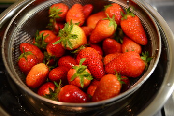 ボールの中のいちご