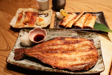 日本の居酒屋のホッケの開き
