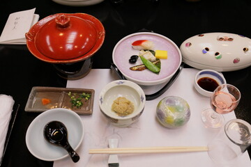 日本の旅館の夕食