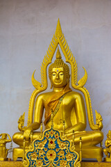 Fototapeta premium Buddha statue at Wat Chedi Luang in Chiang Mai, Thailand
