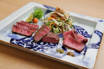 料亭の和食、和牛の一品料理