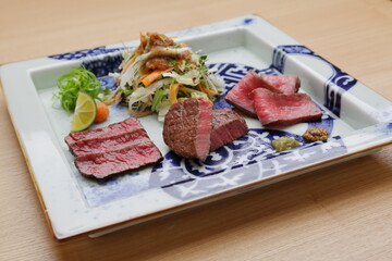 料亭の和食、和牛の一品料理