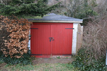 Fototapeta premium Rotes Garagentor