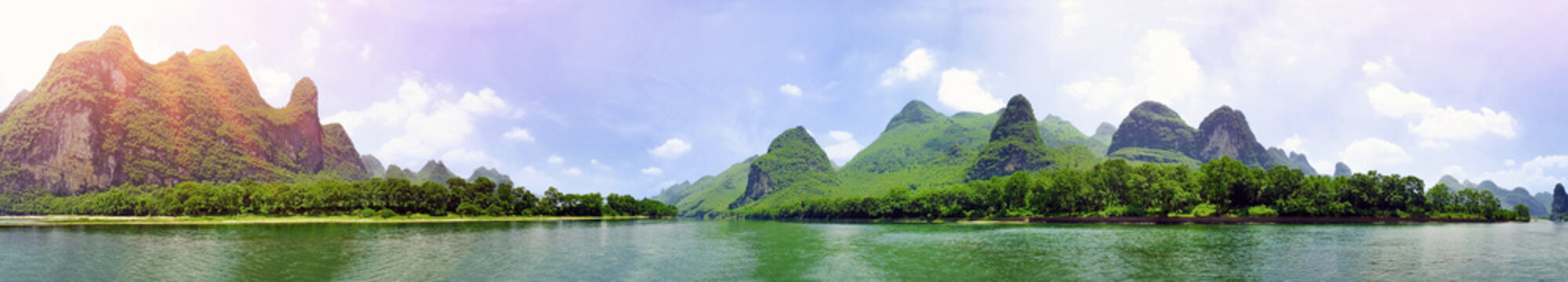 Guilin 360 panorama view from middle of the river