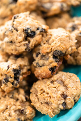 Chewy oatmeal raisin cookies