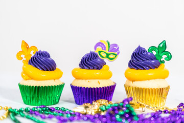 Mardi Gras cupcakes