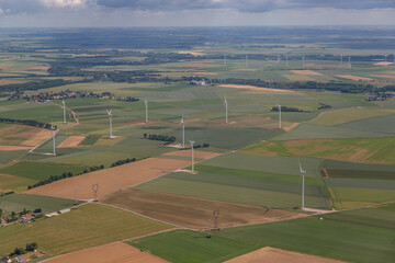 Obraz premium Champ d’éoliennes