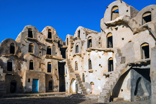 TUNISIA. KSAR OULED SOLTANE, ONE OF THE MOST REMARKABLE KSOUR OF TUNISIA, HAS THE RECORD NUMBER OF 400 STORAGE CELLS OF FOOD RESERVES, CALLED GHORFAS, WHICH ARE DISTRIBUTED ON FOUR OR FIVE LEVELS