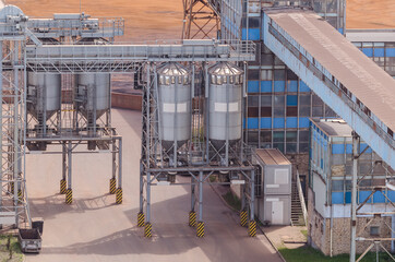 TOWER SILOS - Warehouse infrastructure for bulk materials
