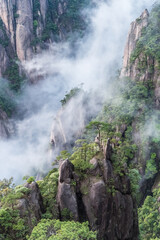 Fototapeta na wymiar beautiful mount sanqing in cloud fog