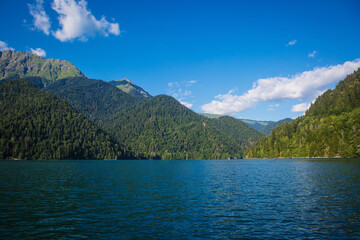 Fototapeta na wymiar beautiful blue lake high in the mountains